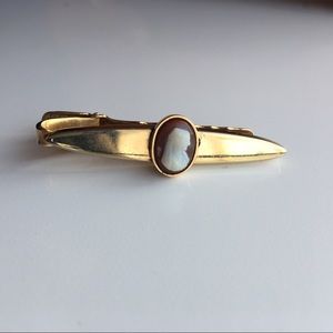 Vintage cameo tie bar / tie clip